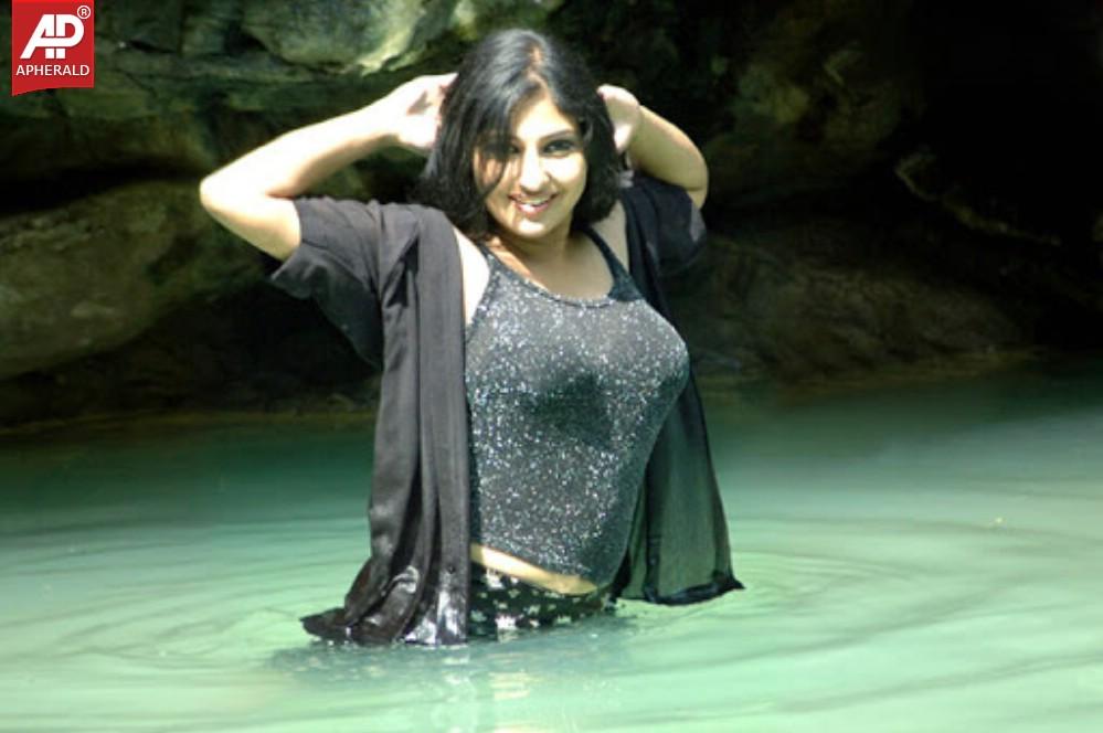 Monika hot wet photos