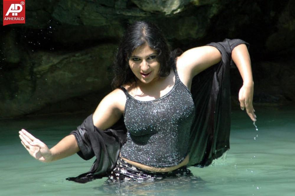 Monika hot wet photos