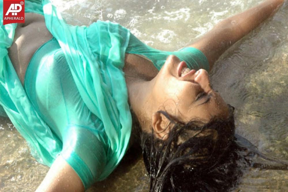 Monika hot wet photos