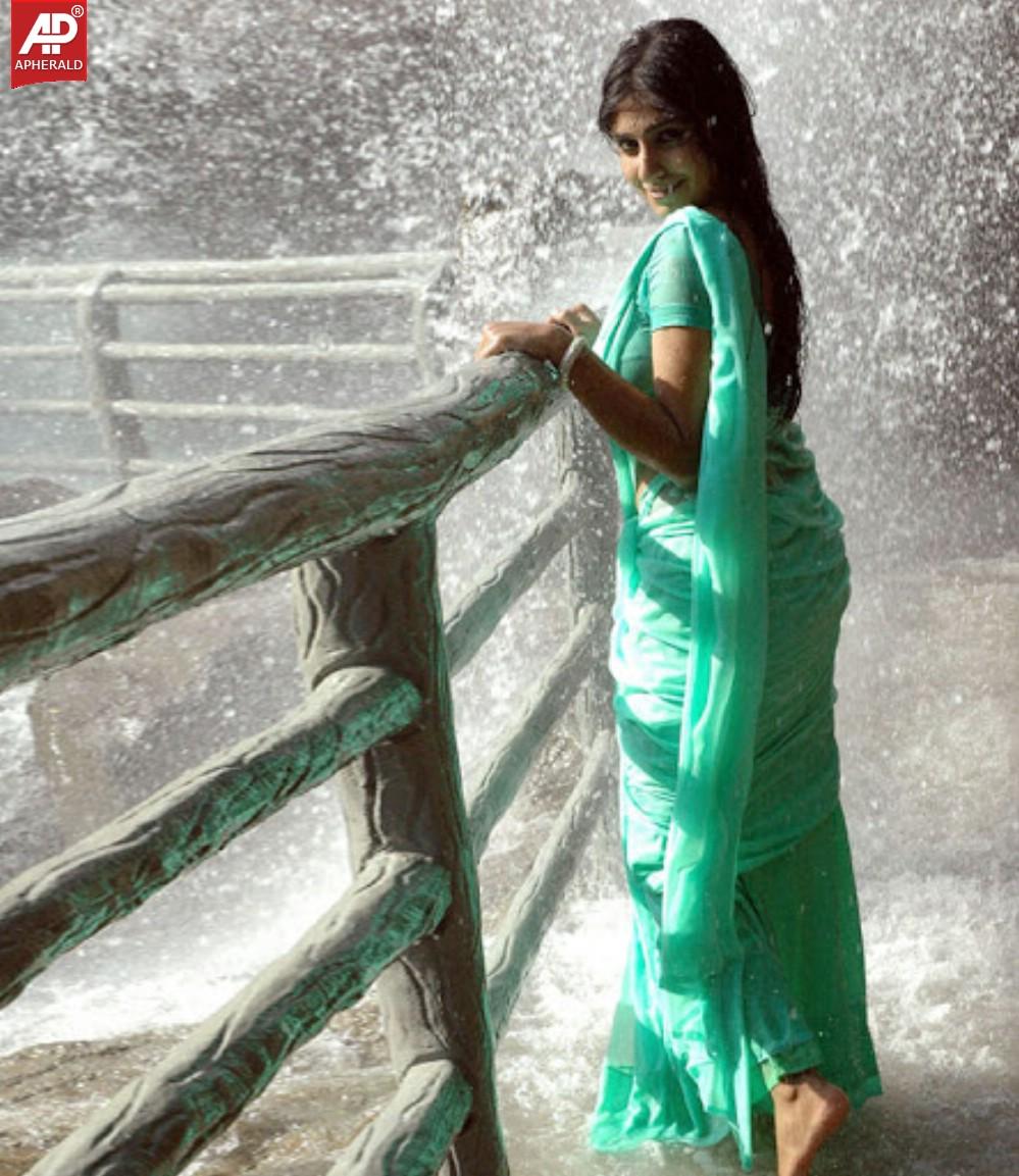 Monika hot wet photos
