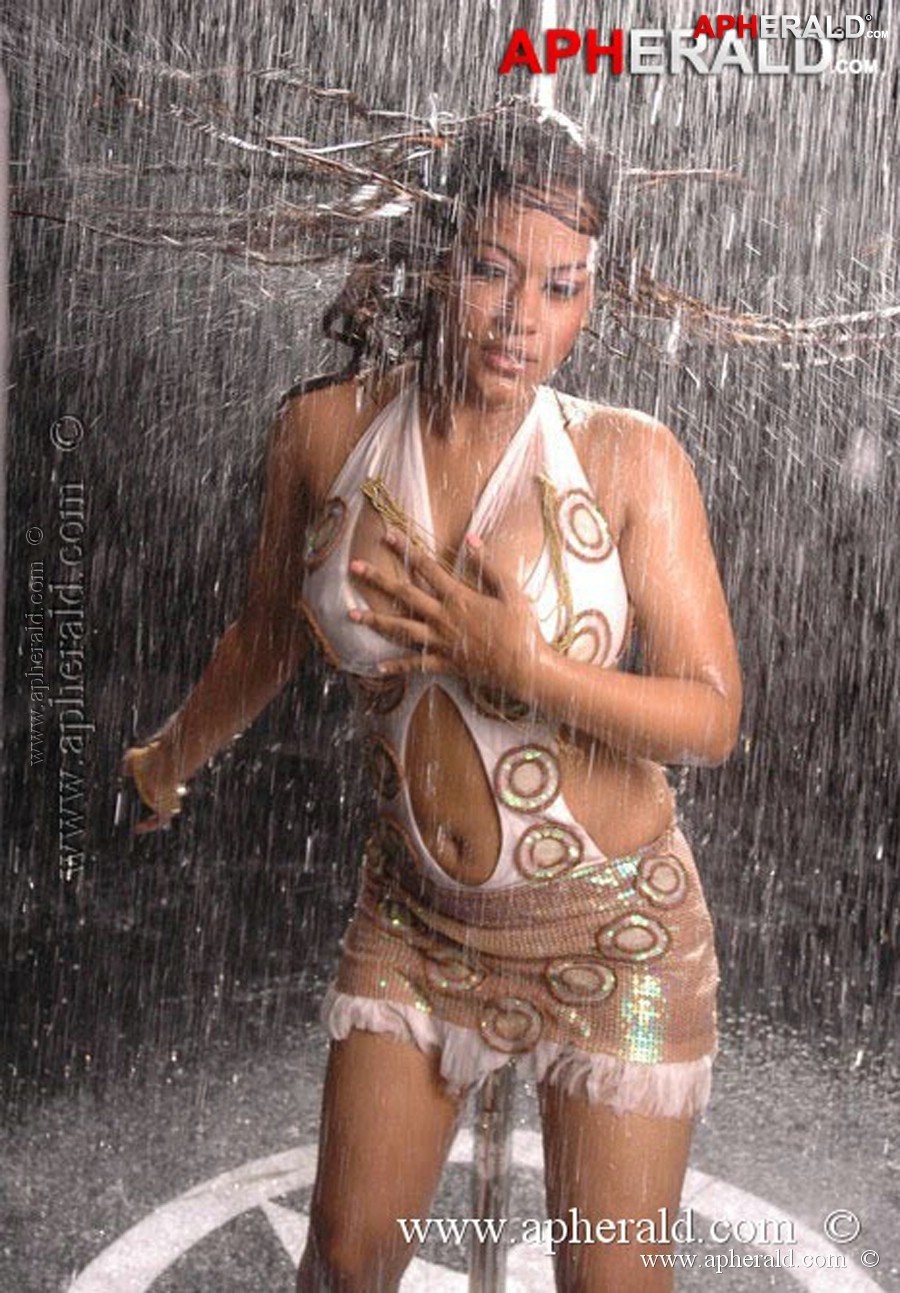 Mumaith Khan Hot Photos