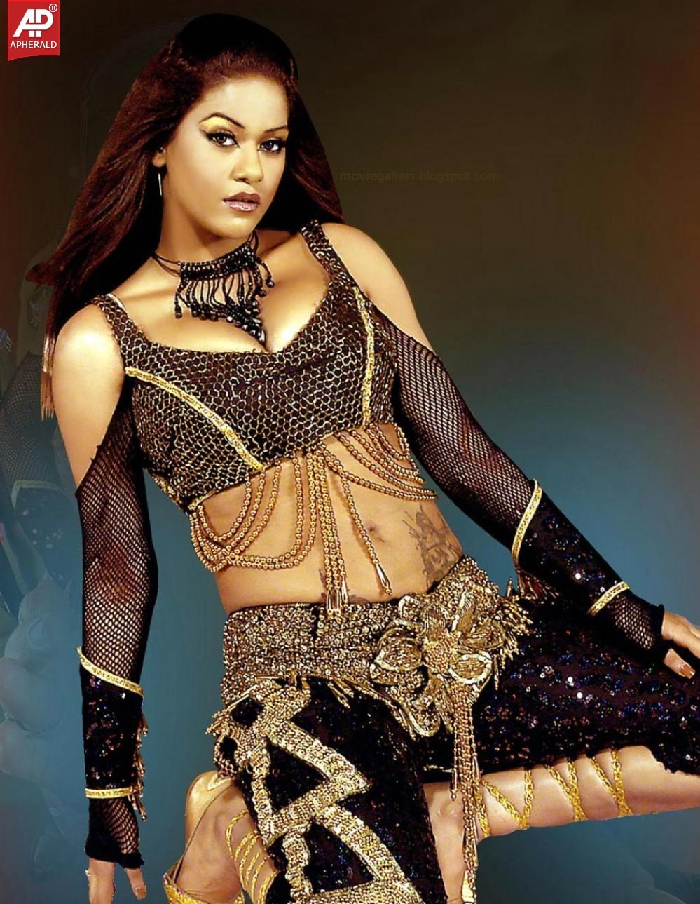 Mumaith Khan Latest Hot Photos