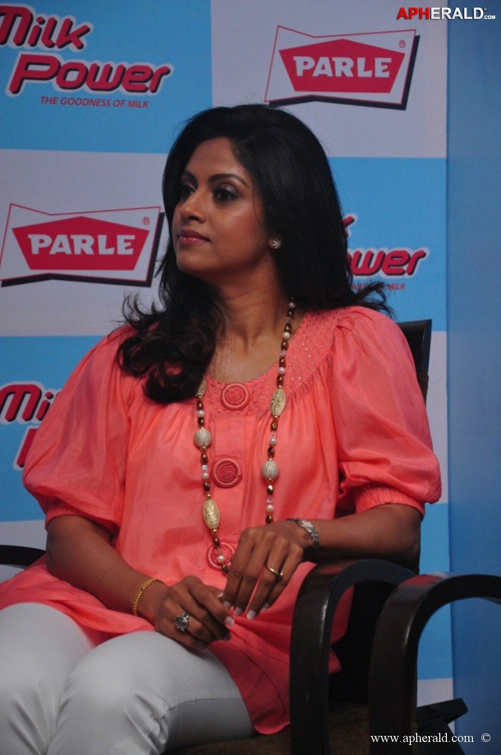 Nadhiya Spicy Stills