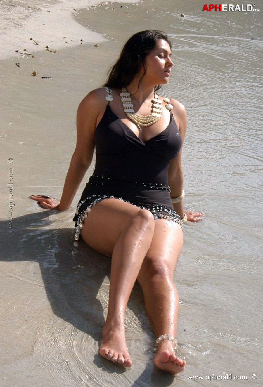 namitha hot navel pics