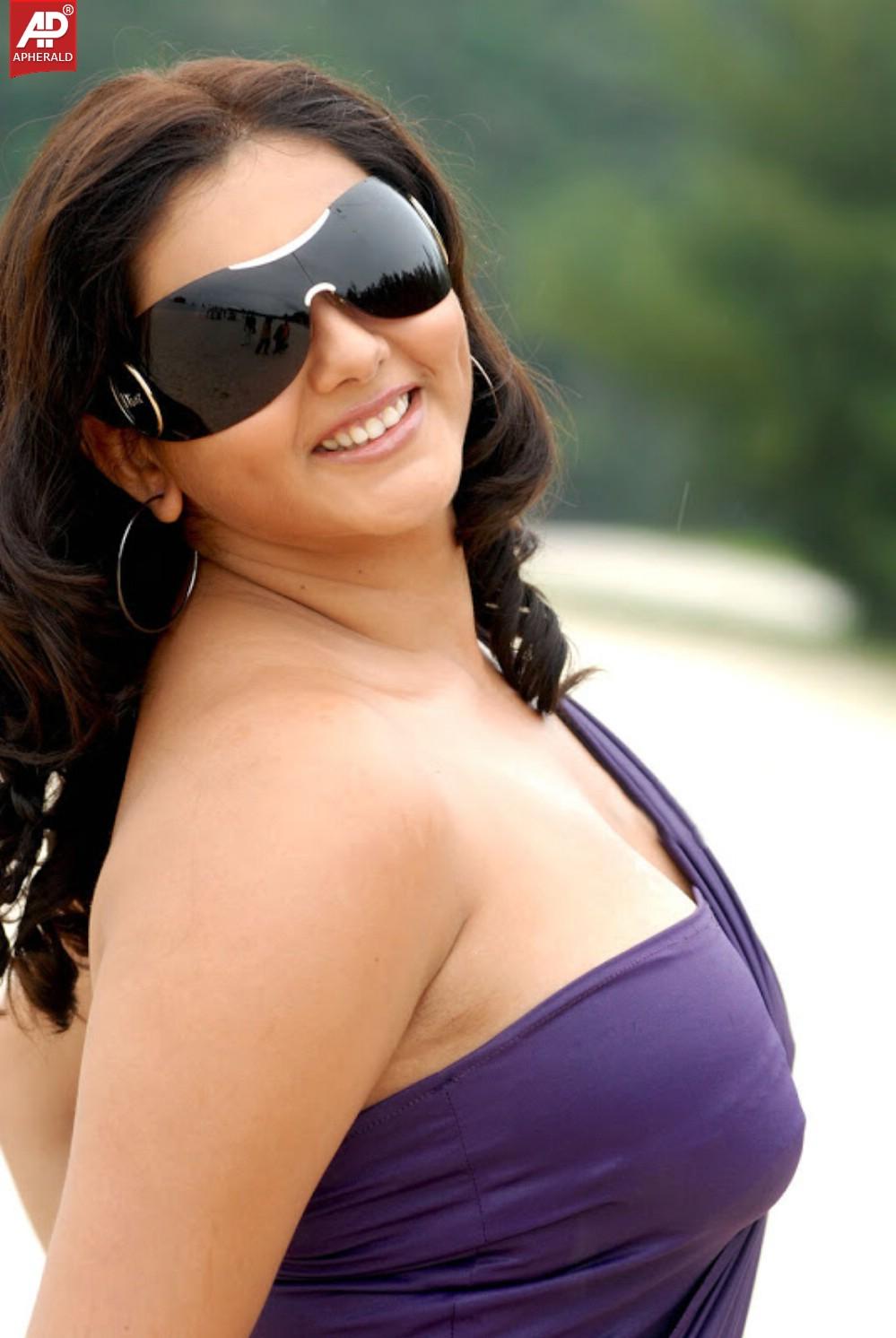 Namitha Sexy Photos