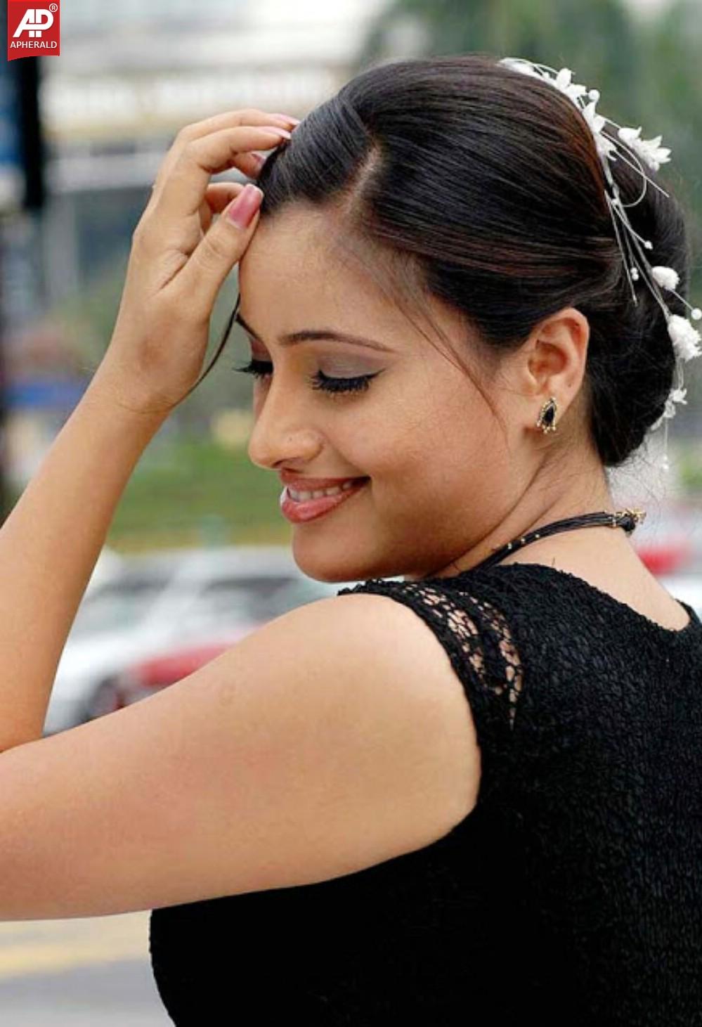 Navneet Kaur Hot Images