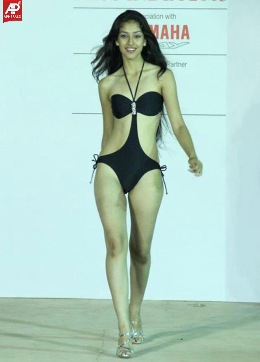 Navneet Kaur Hot Pics
