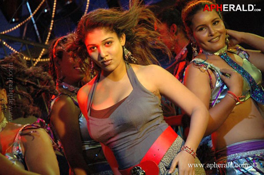 nayanthara hot navel pics