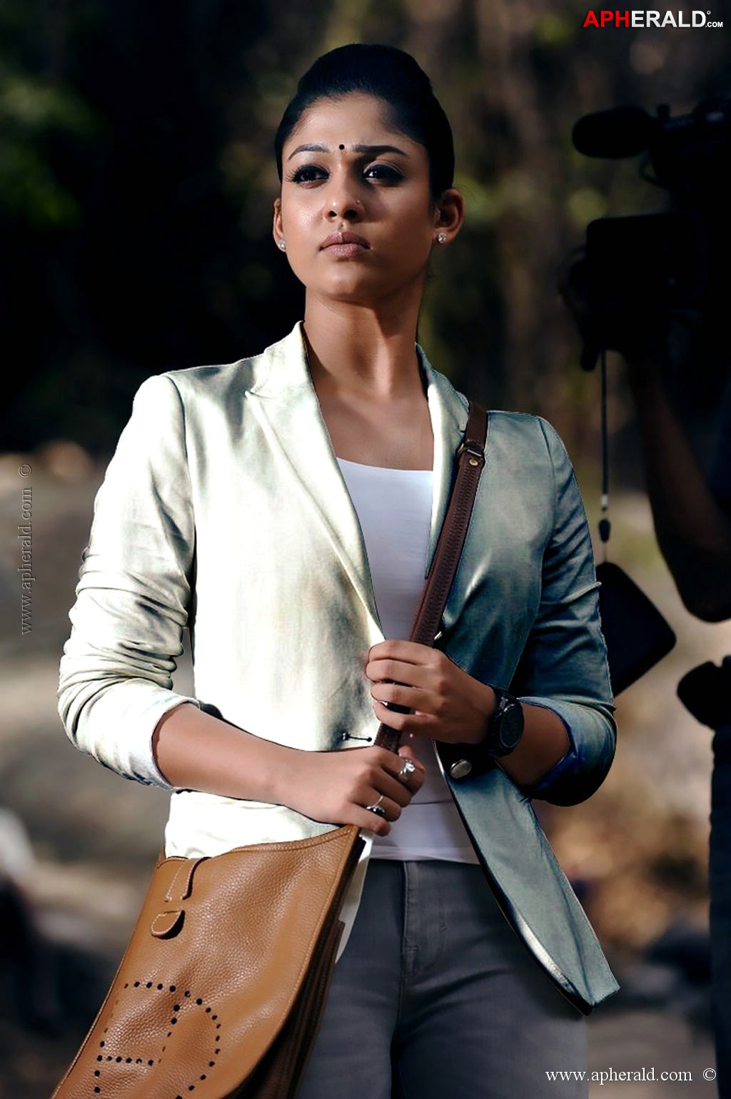 Nayanthara Hot Navel Stills