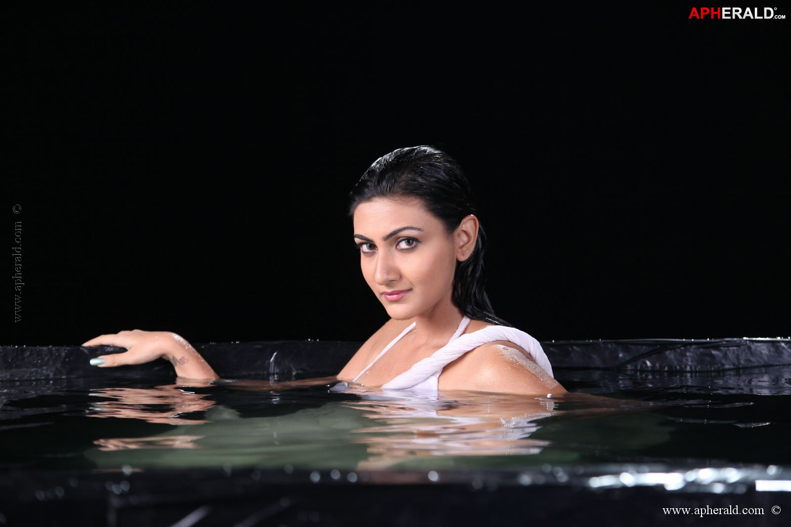 Neelam Upadhyay Hot Pics