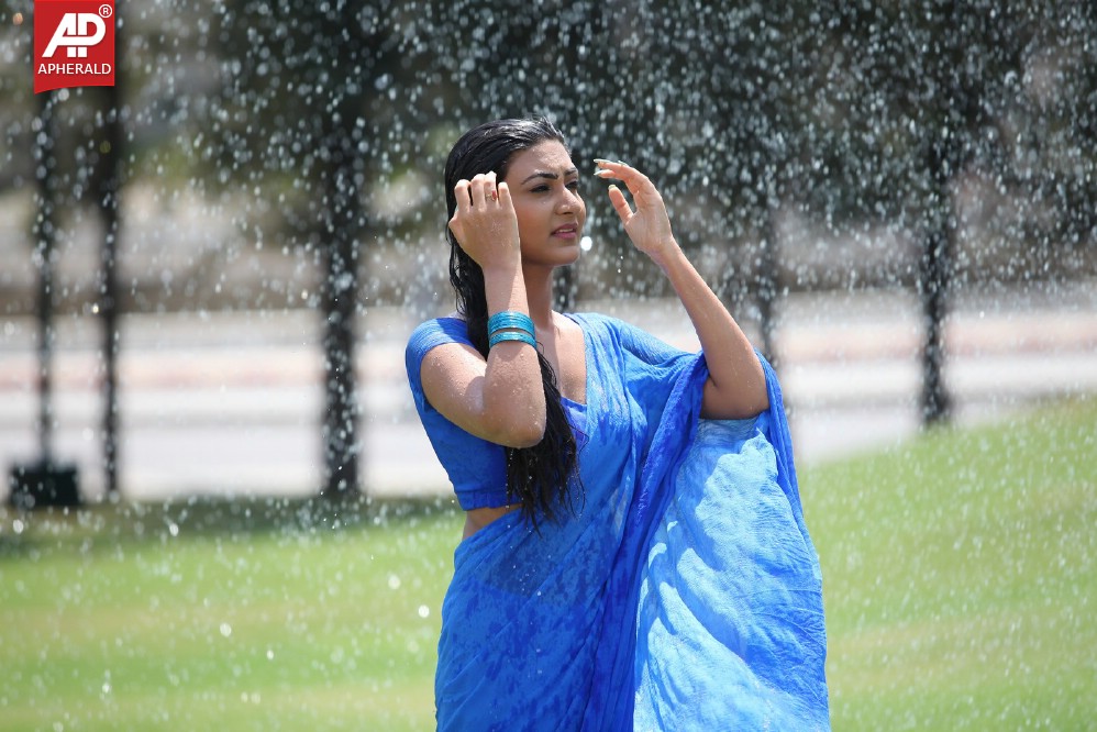 Neelam Upadhyay Spicy in Blue Sraee Pics