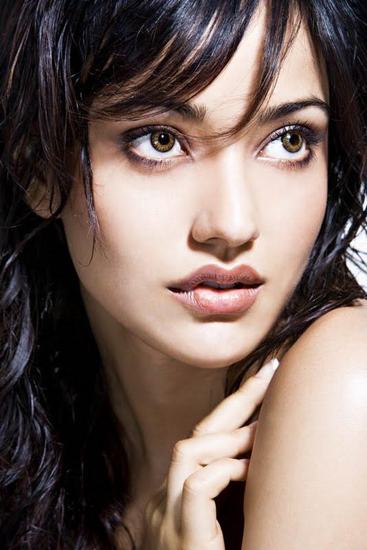 Neha Sharma Sexy Pics