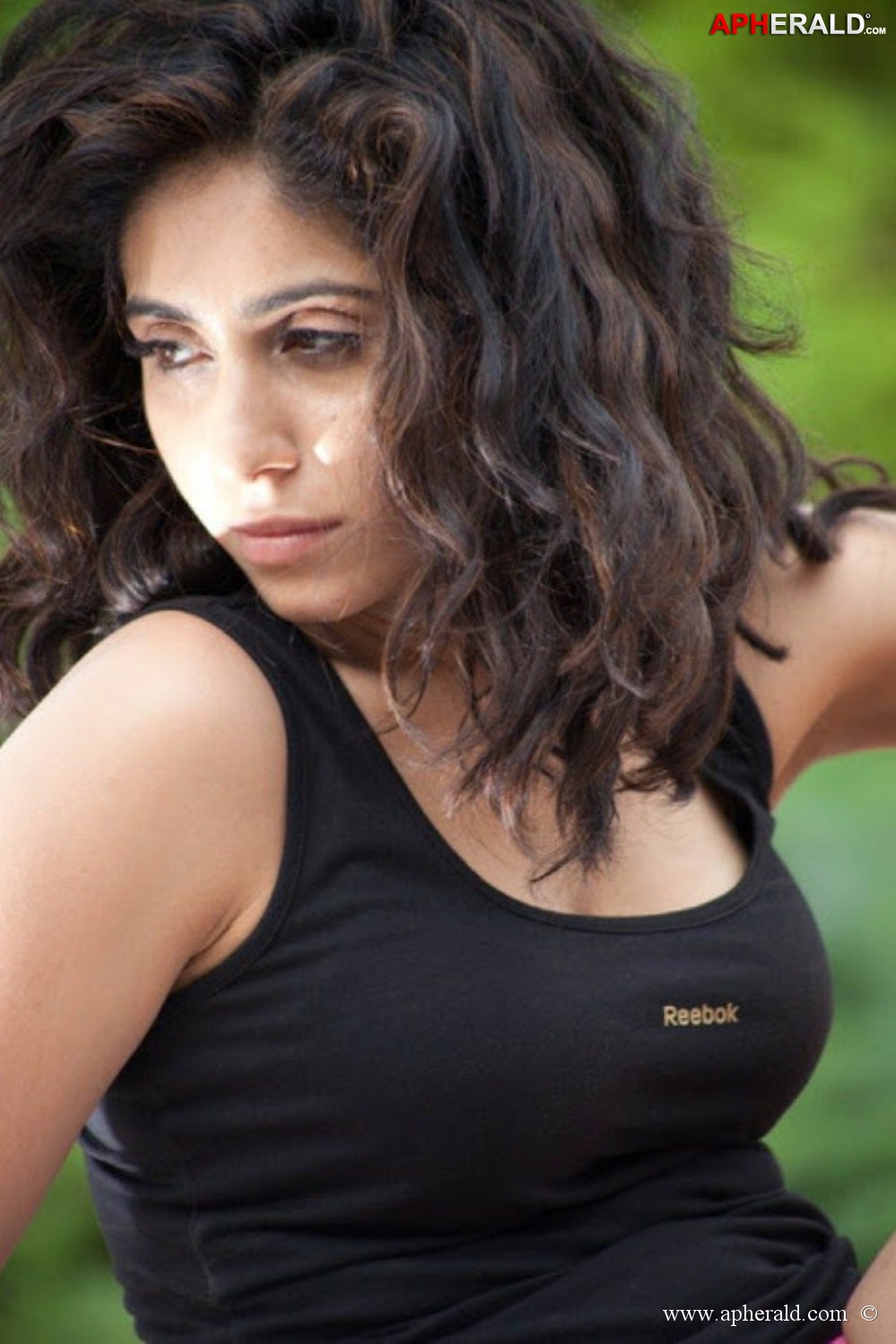 Neha Bhasin Hot Photos