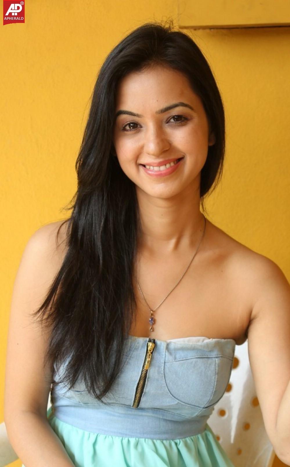 Neha Seraa Spicy Photos