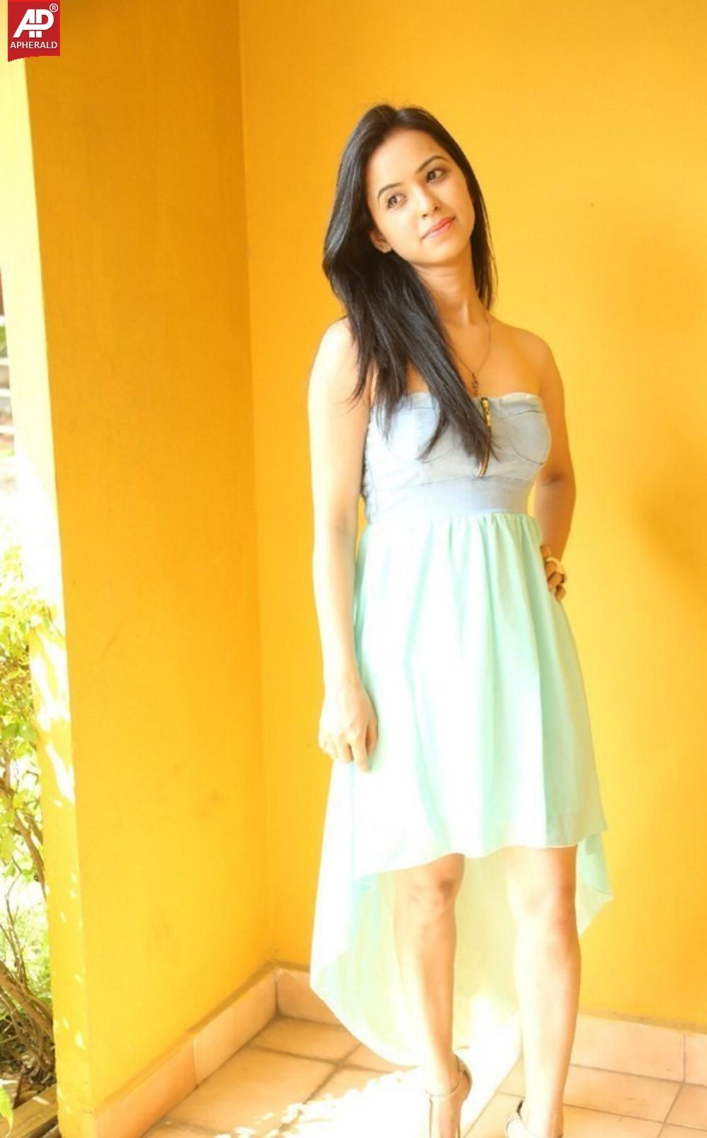 Neha Seraa Spicy Photos