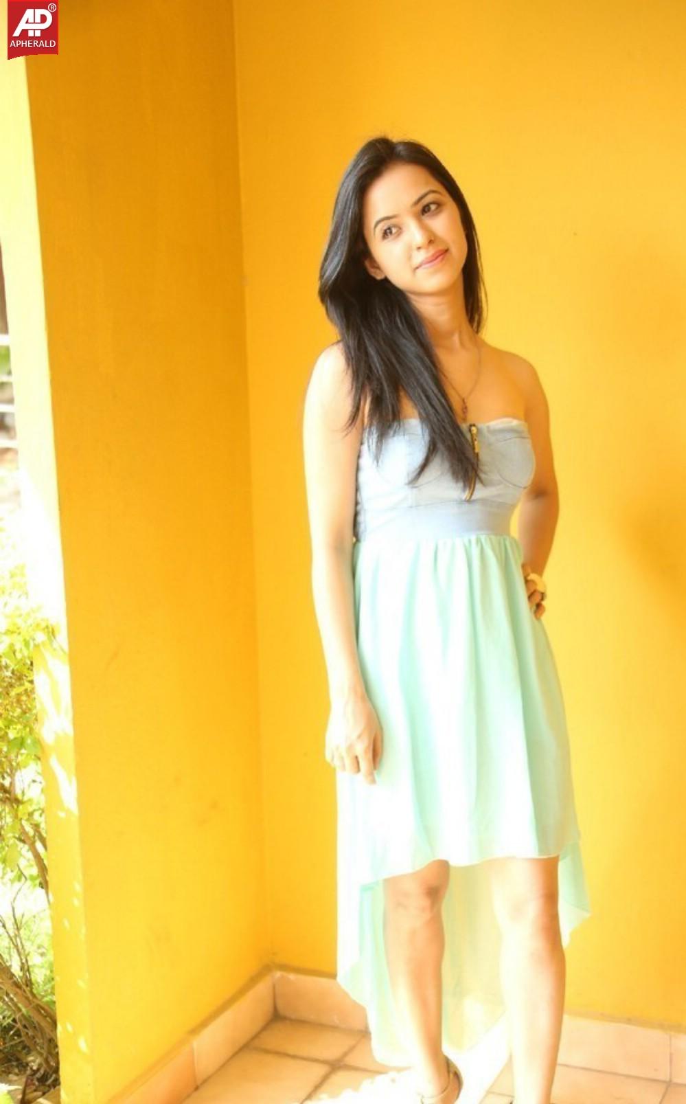 Neha Seraa Spicy Photos