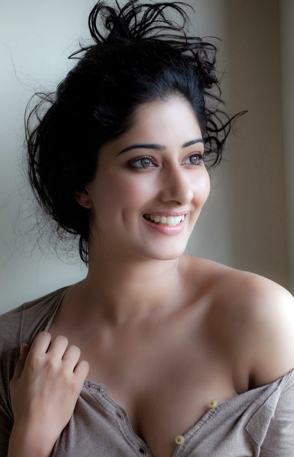 Niharica Raizada Latest Spicy Photos