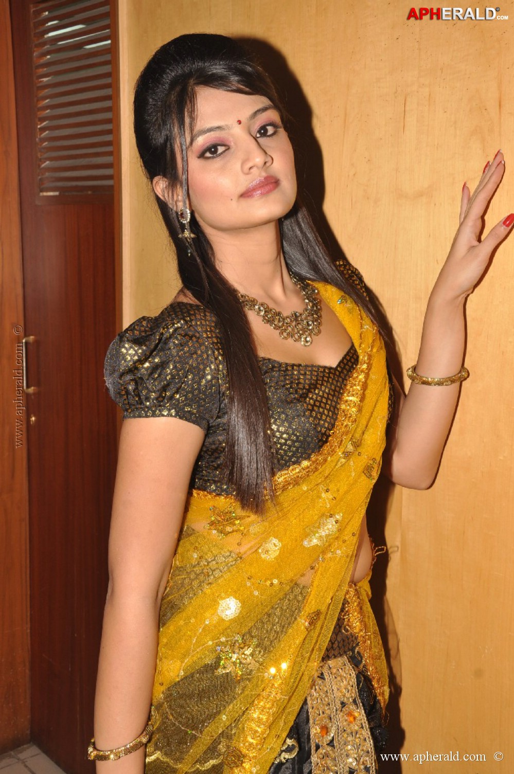 Nikitha Narayan Spicy Stills