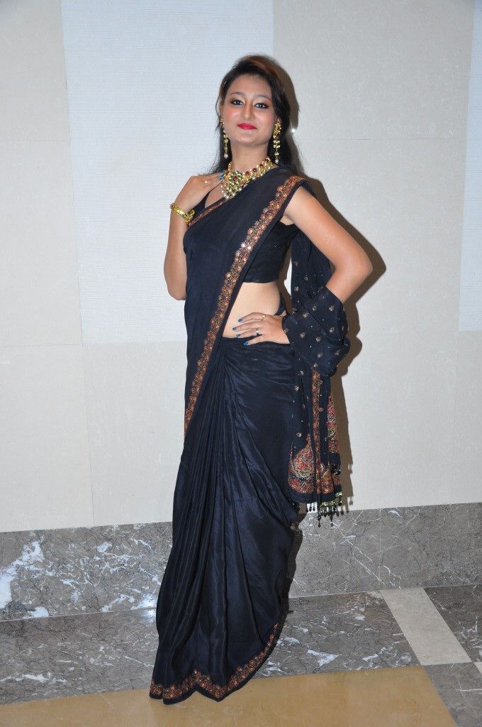 Niloufer Perfect Hot Stills in SAREE