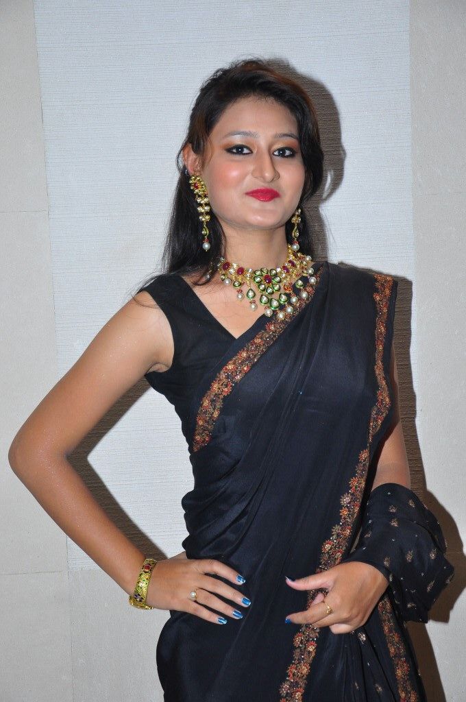 Niloufer Perfect Hot Stills in SAREE