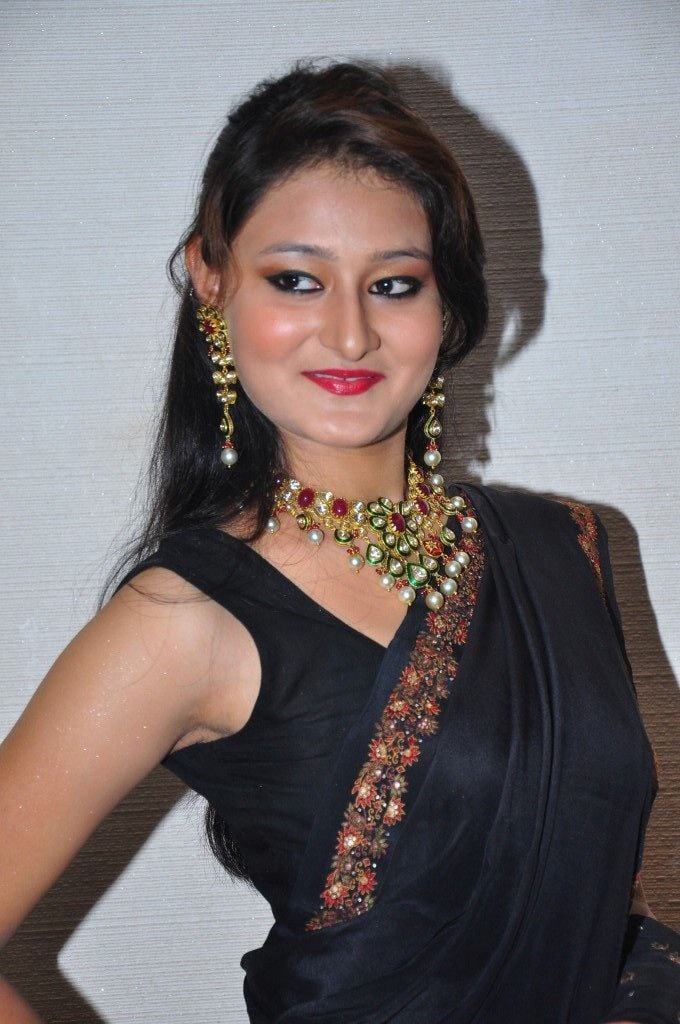 Niloufer Perfect Hot Stills in SAREE