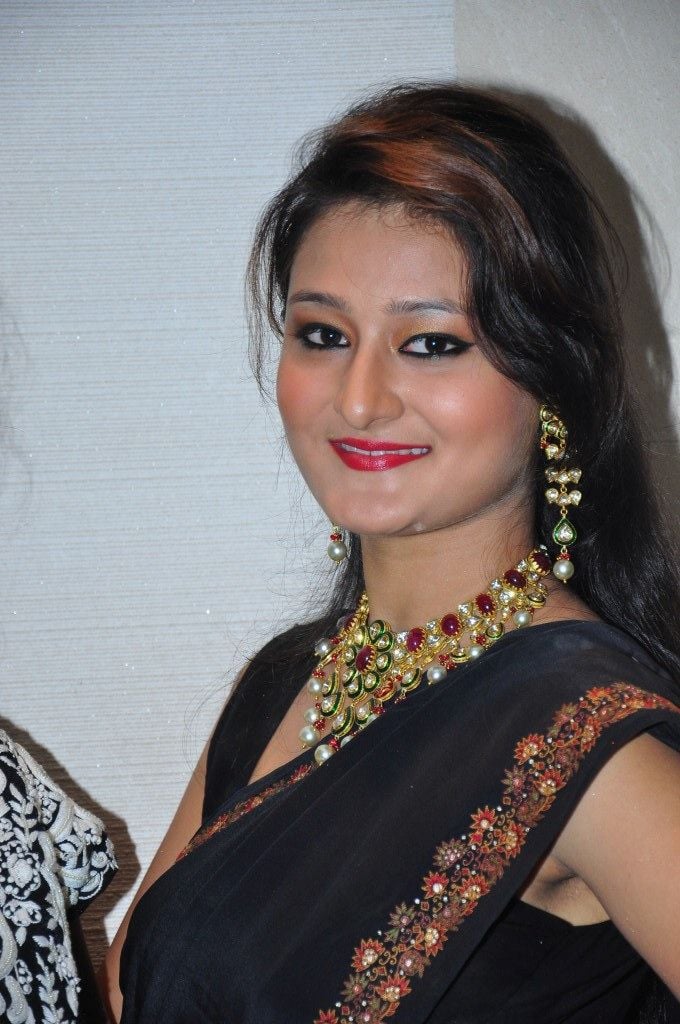 Niloufer Perfect Hot Stills in SAREE