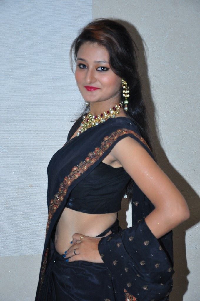 Niloufer Perfect Hot Stills in SAREE