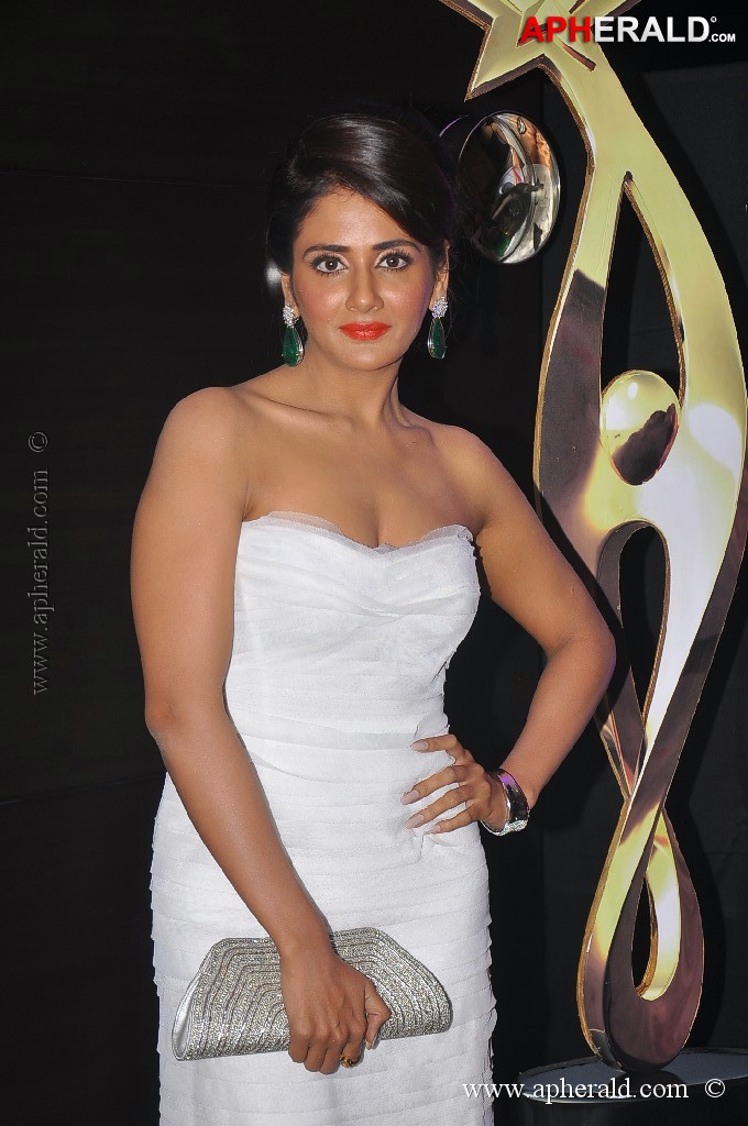 Parul Gulati Hot Stills