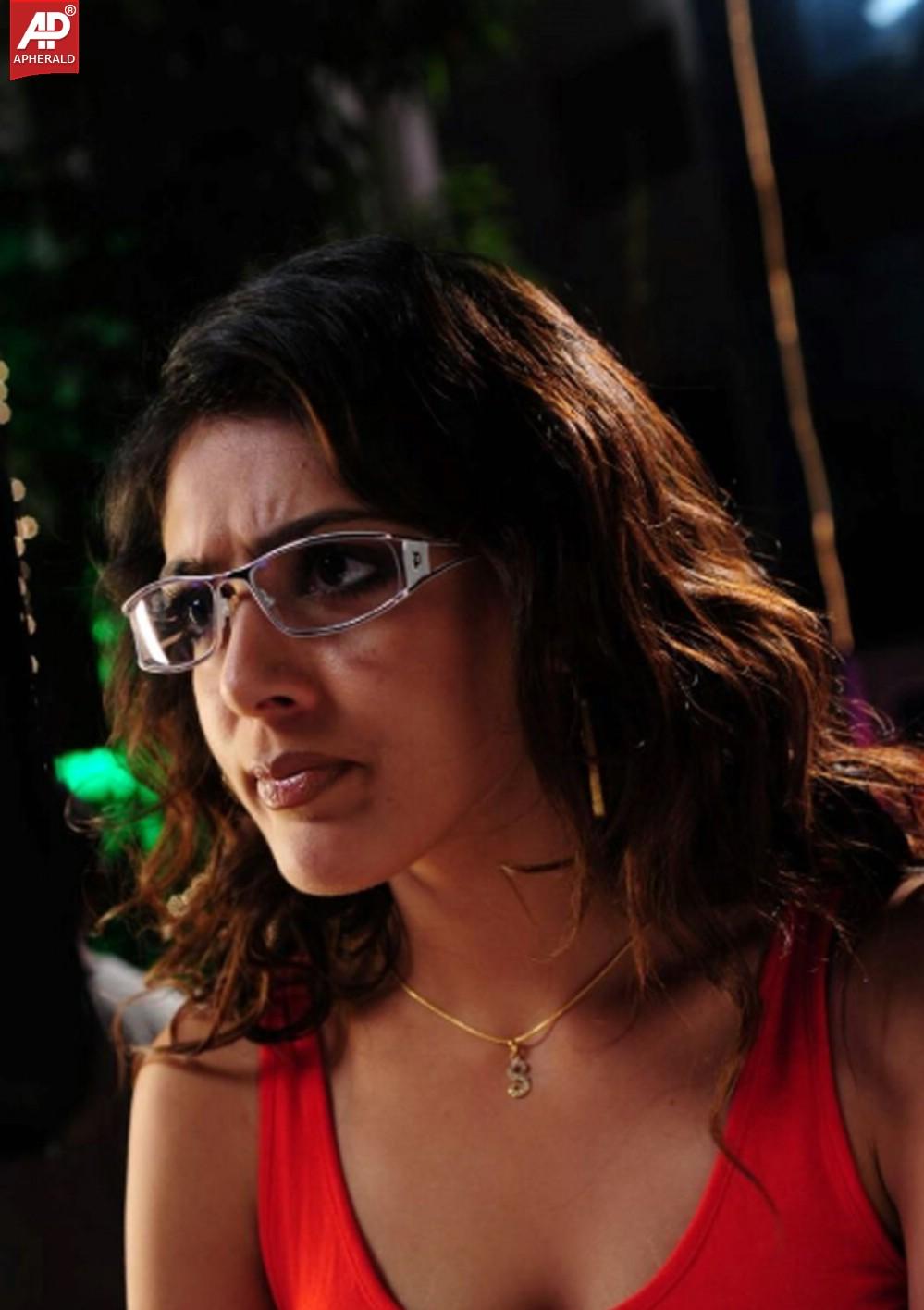Parvathi Melthon Hot Pics