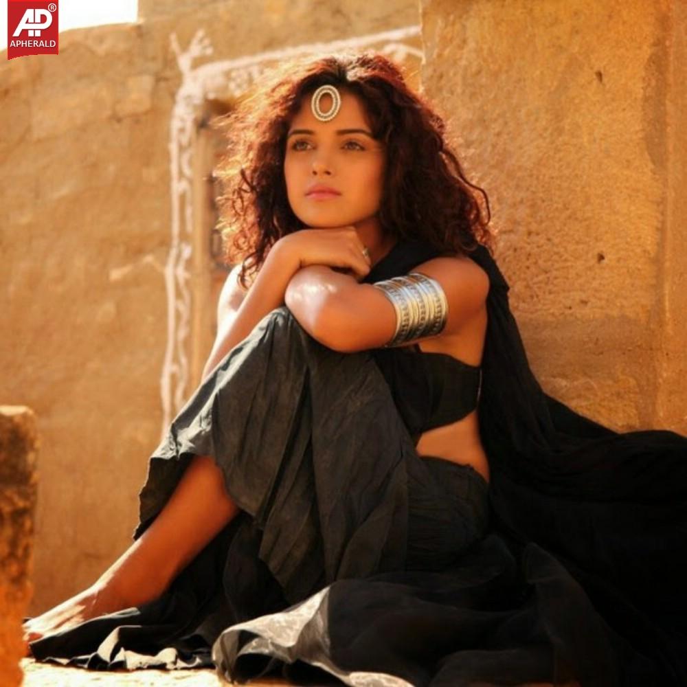 Pia Bajpai Hot Stills