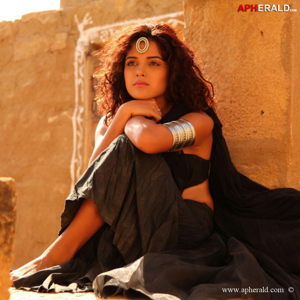 Piaa Bajpai Hot Photos