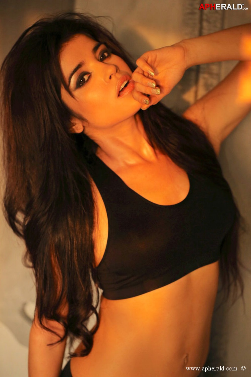 Piaa Bajpai Hot Photos