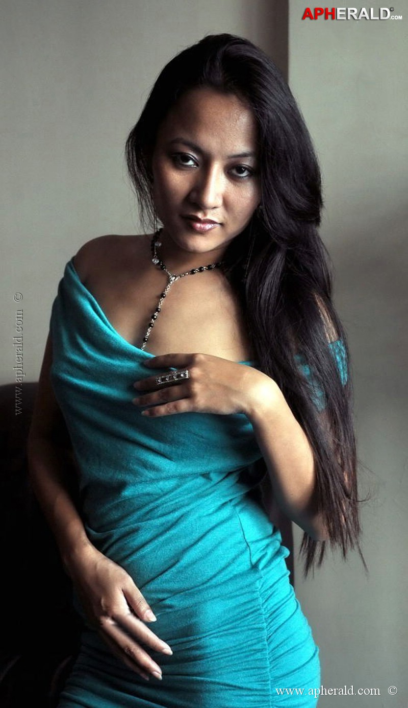 pooja basu hot pics
