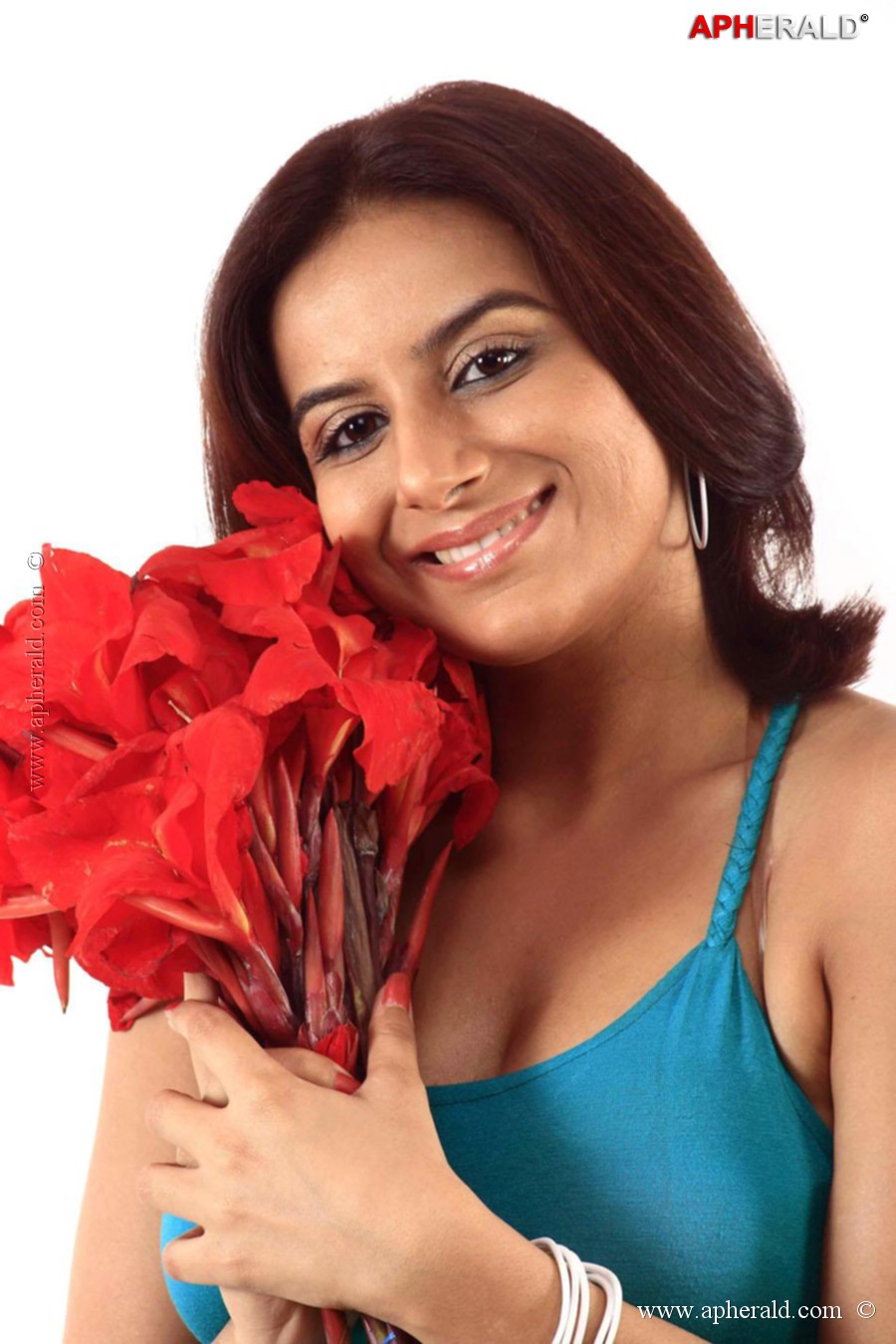 Pooja Gandhi Hot Pics