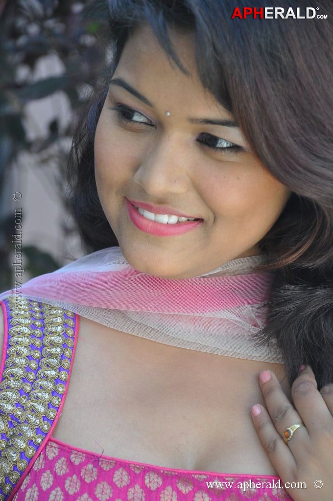 Pooja New Hot Stills