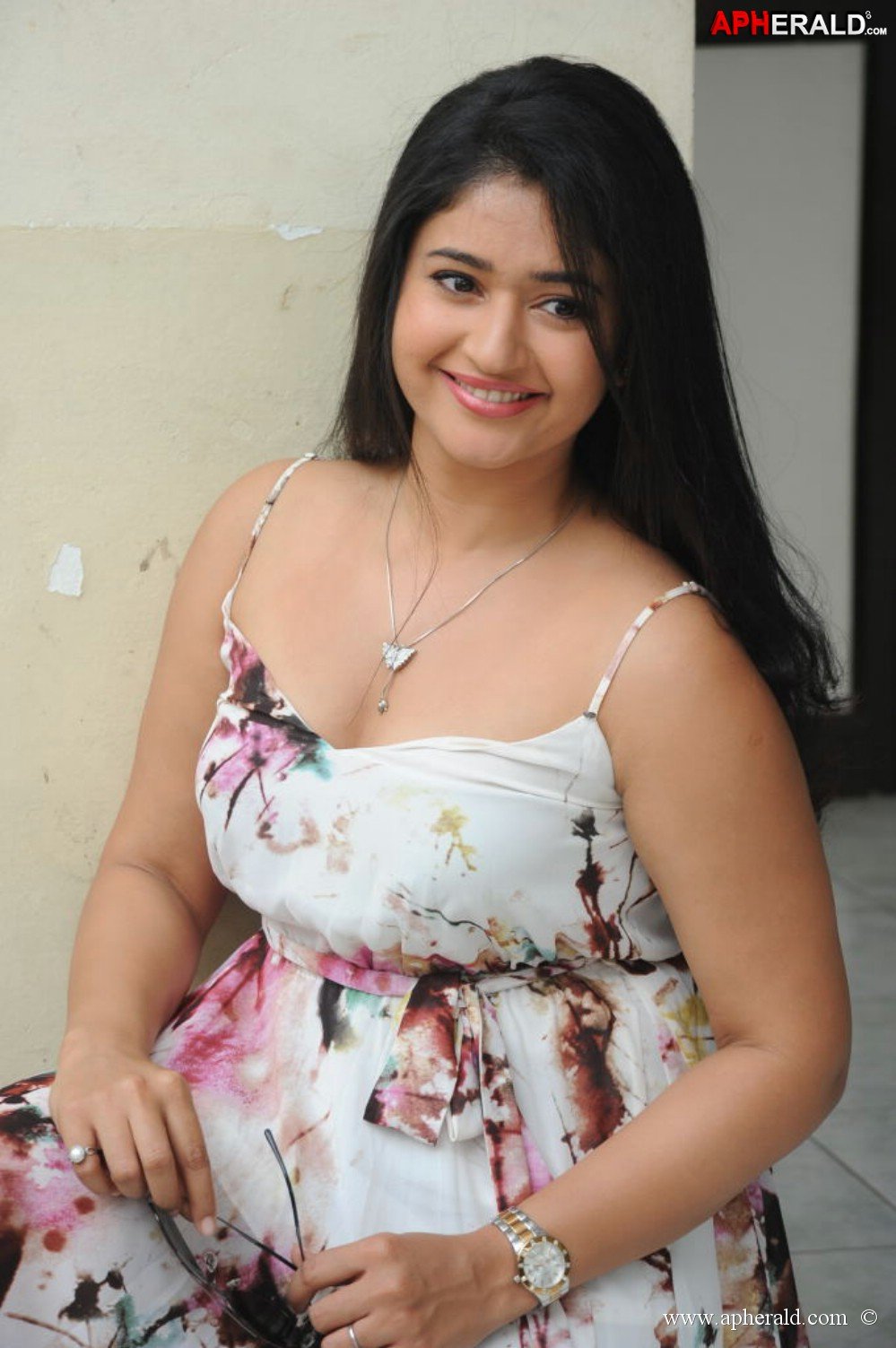 Poonam Bajwa Hot Navel Gallery