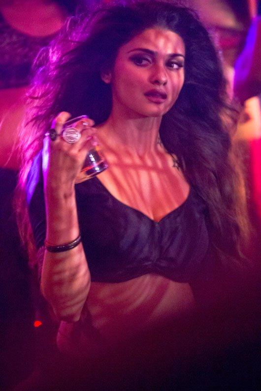 Prachi Desai Hot pics