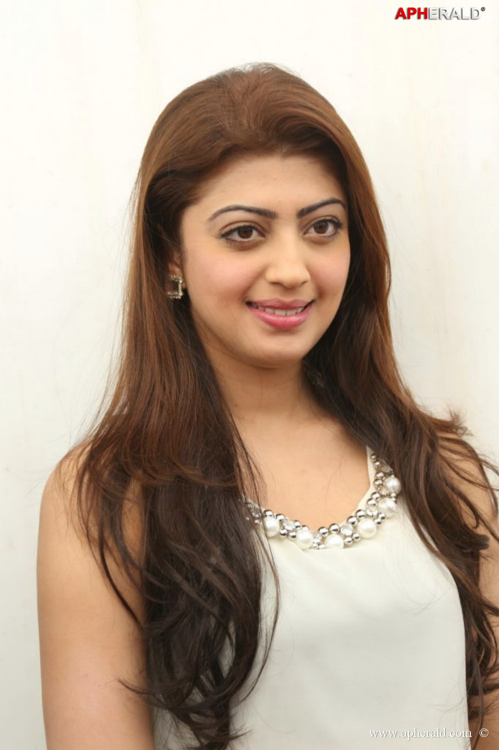 Pranitha Latest Navel Images