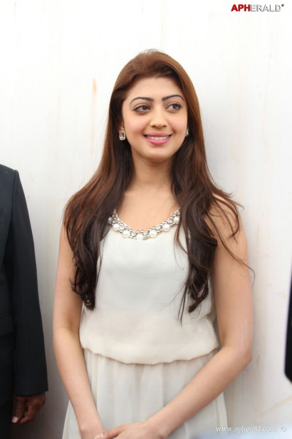 Pranitha Latest Navel Images
