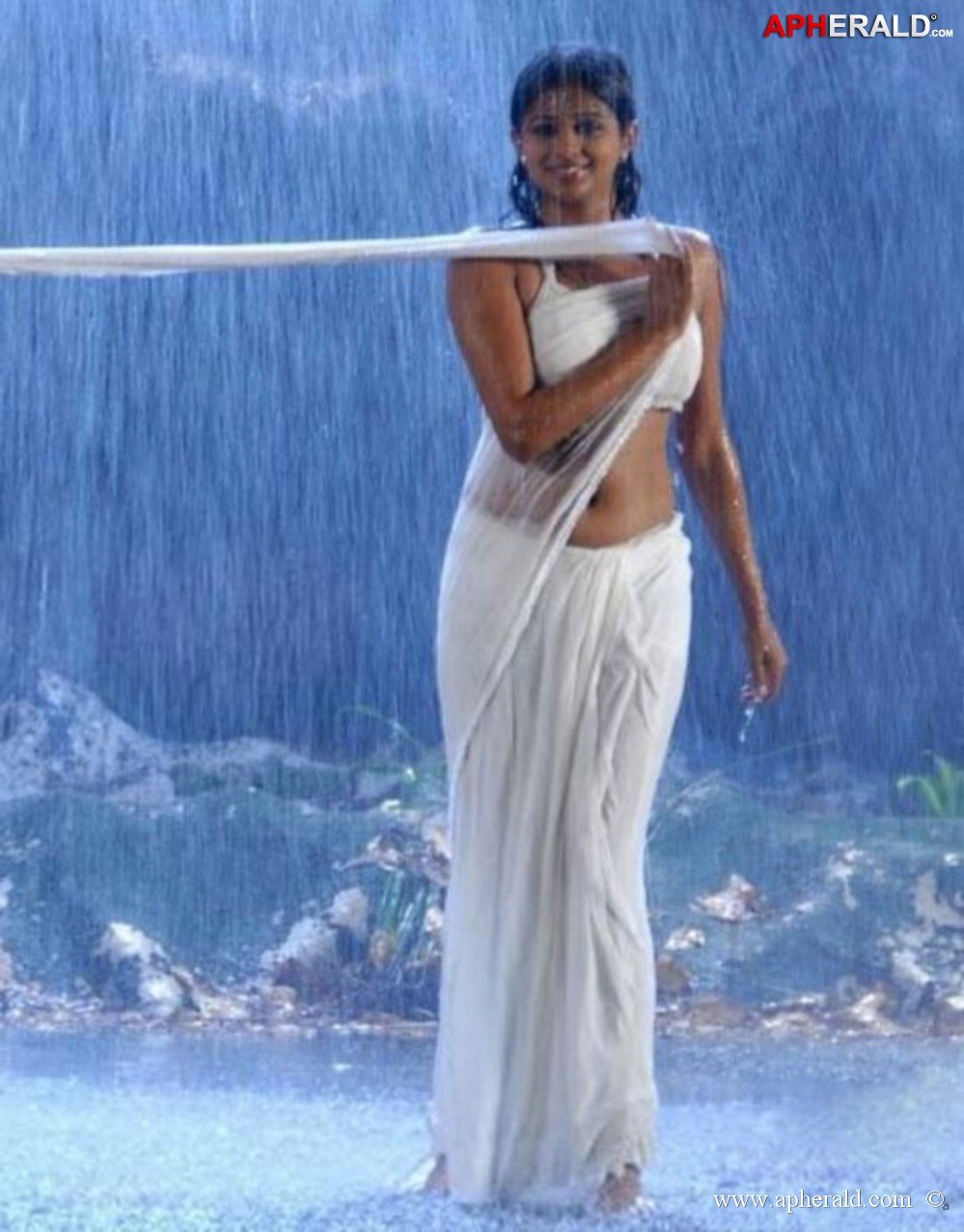 priyamani hot dance stills