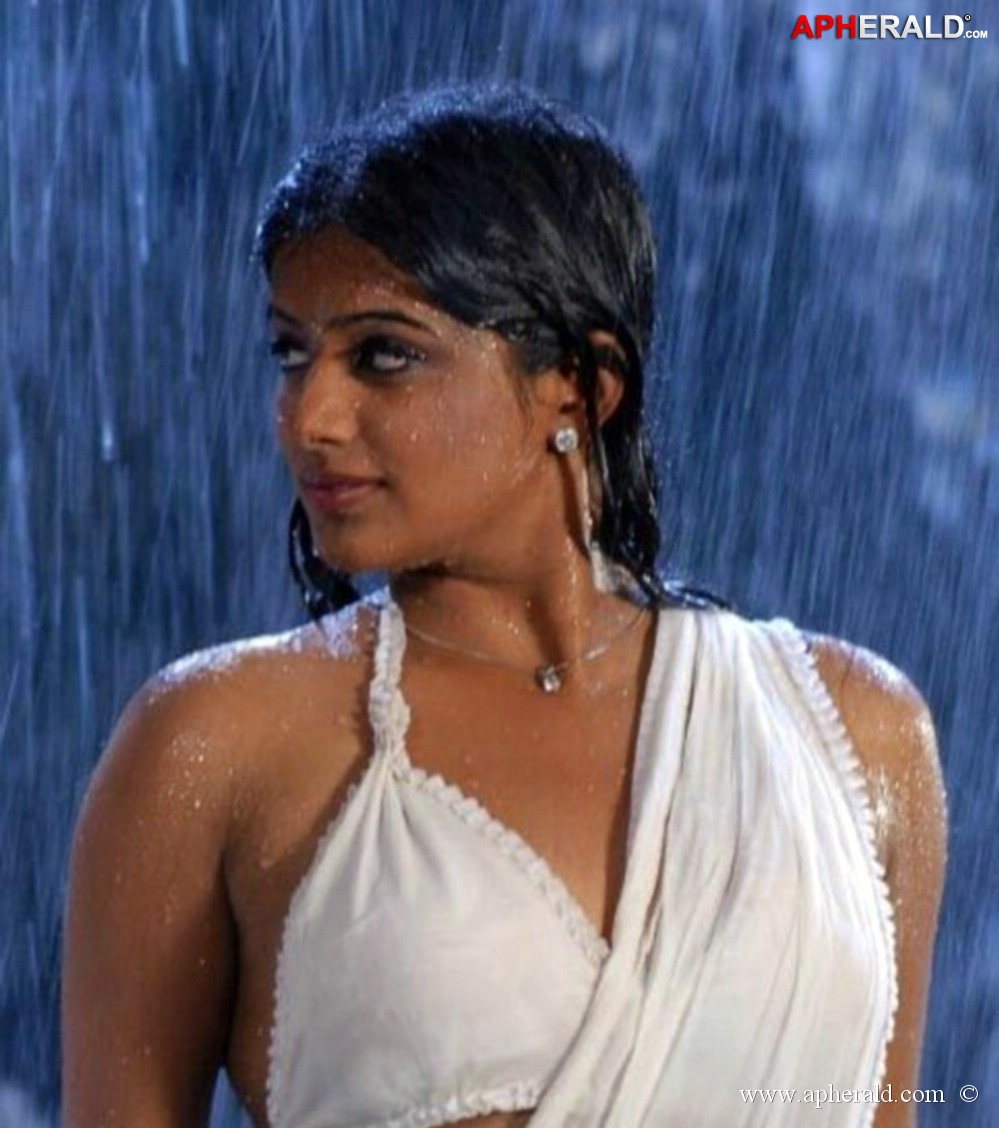 priyamani hot dance stills