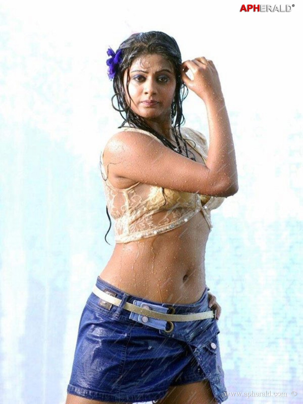 priyamani hot dance stills