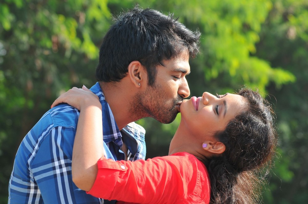 Ramudu Manchi Baludu Movie Hot Photos