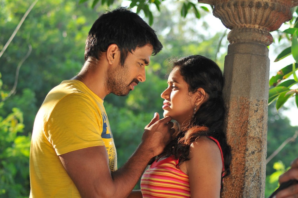 Ramudu Manchi Baludu Movie Hot Photos