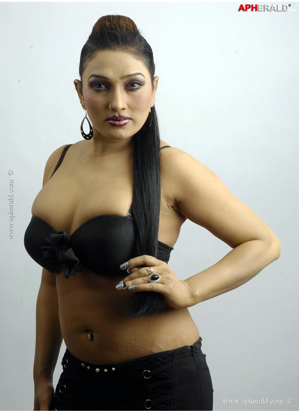 Ramya Sri Hot Navel Photos