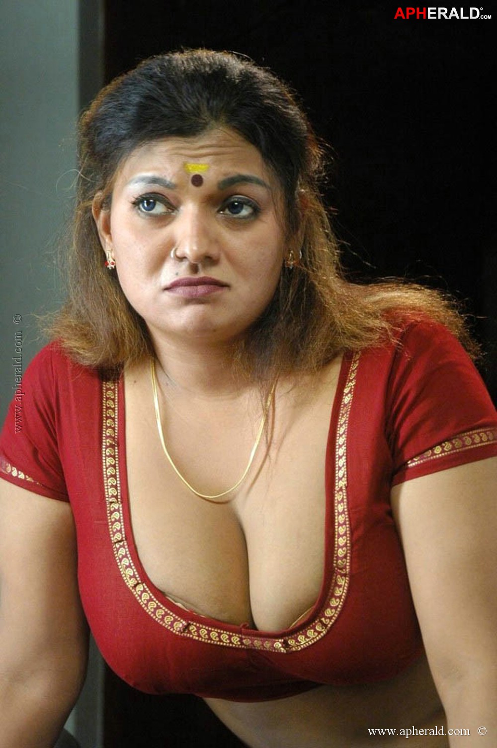 Rani Chadhurvethi Hot Pics