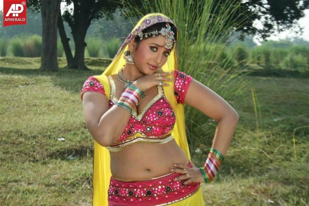 Rani Chatterjee Hot Stills