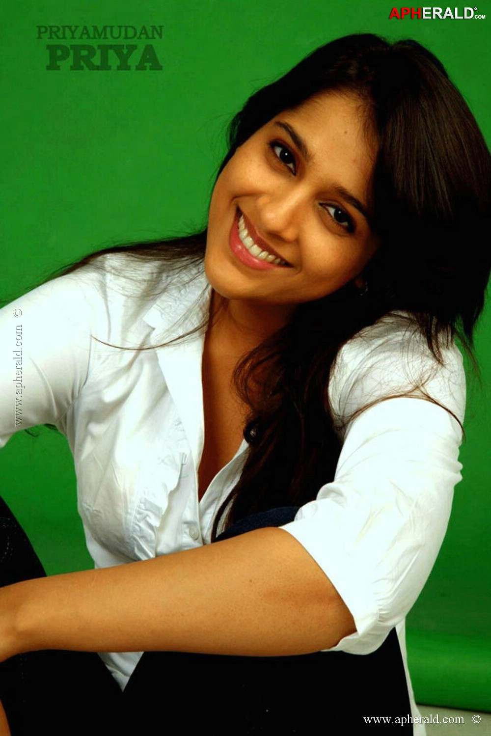 turboimagehost.com   lsr-029 Rashmi Gautam Hot Pics