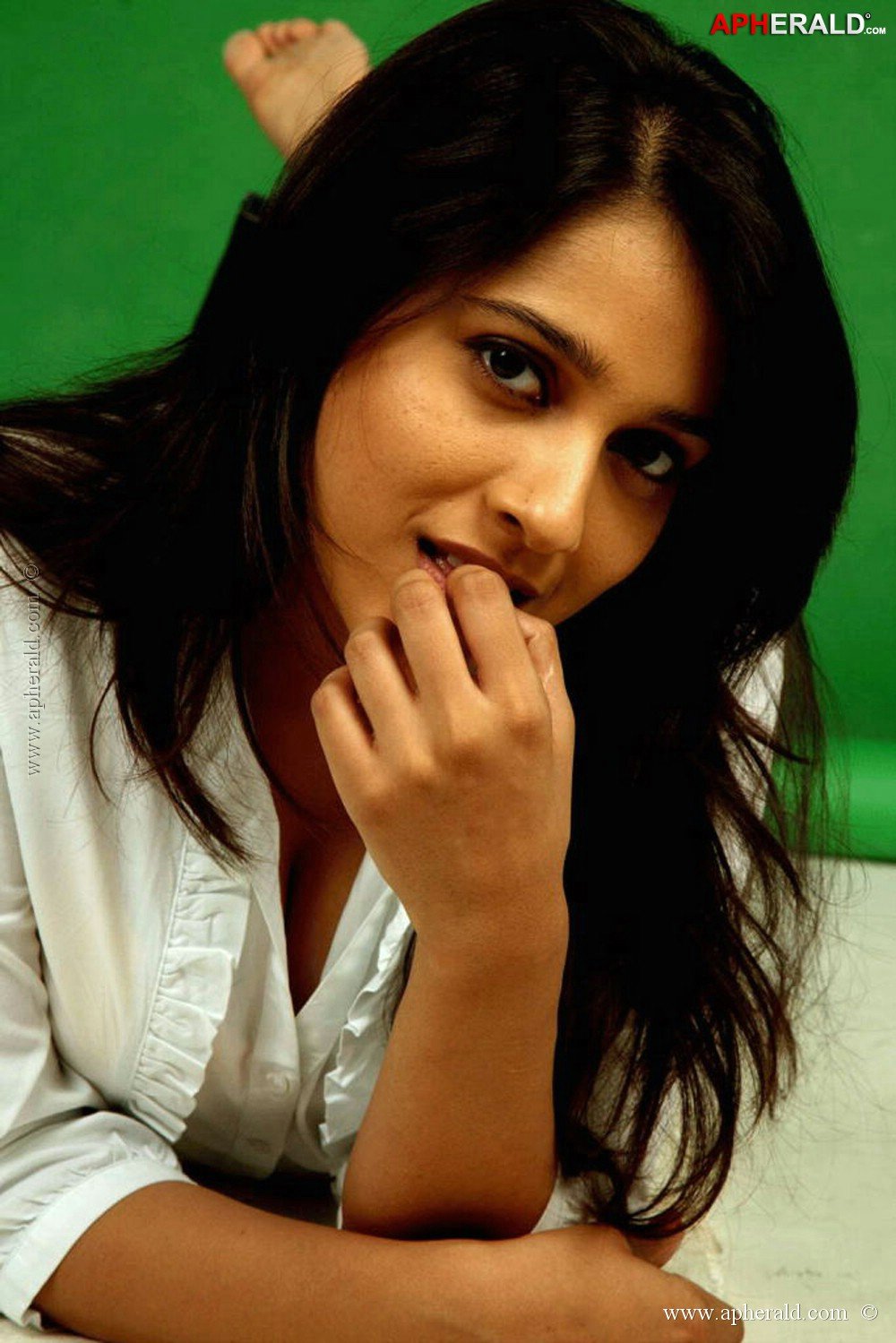 Rashmi Gautam Hot Pics