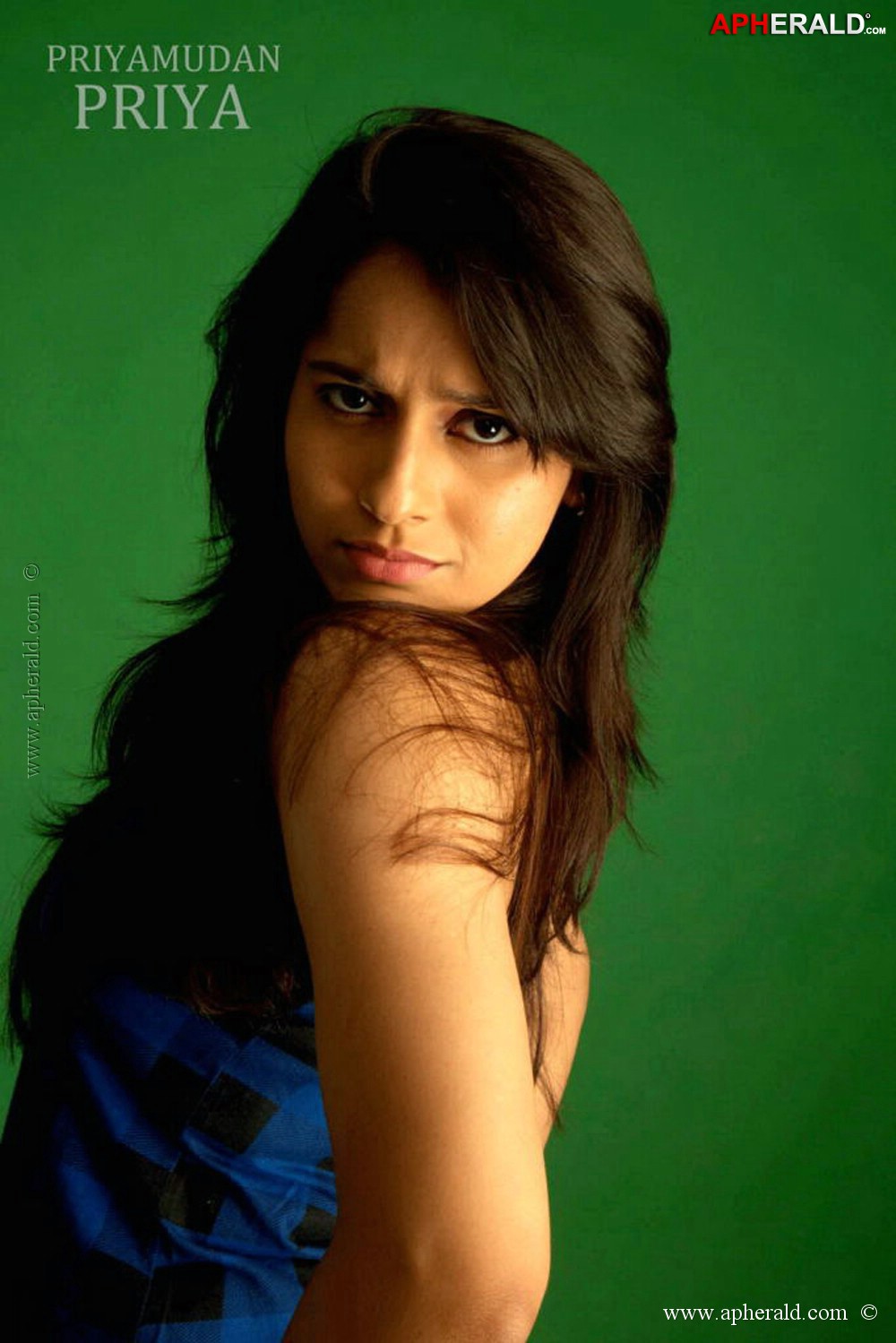 Rashmi Gautam Hot Pics